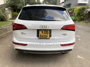 Audi Q3 2013 Pearl