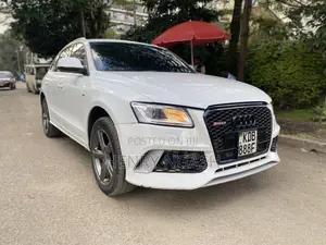 Audi Q3 2013 Pearl