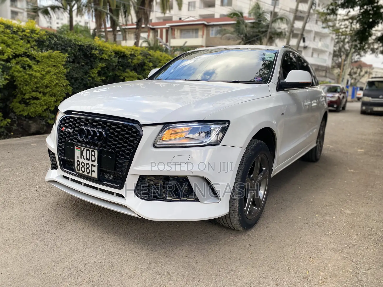 Audi Q3 2013 Pearl