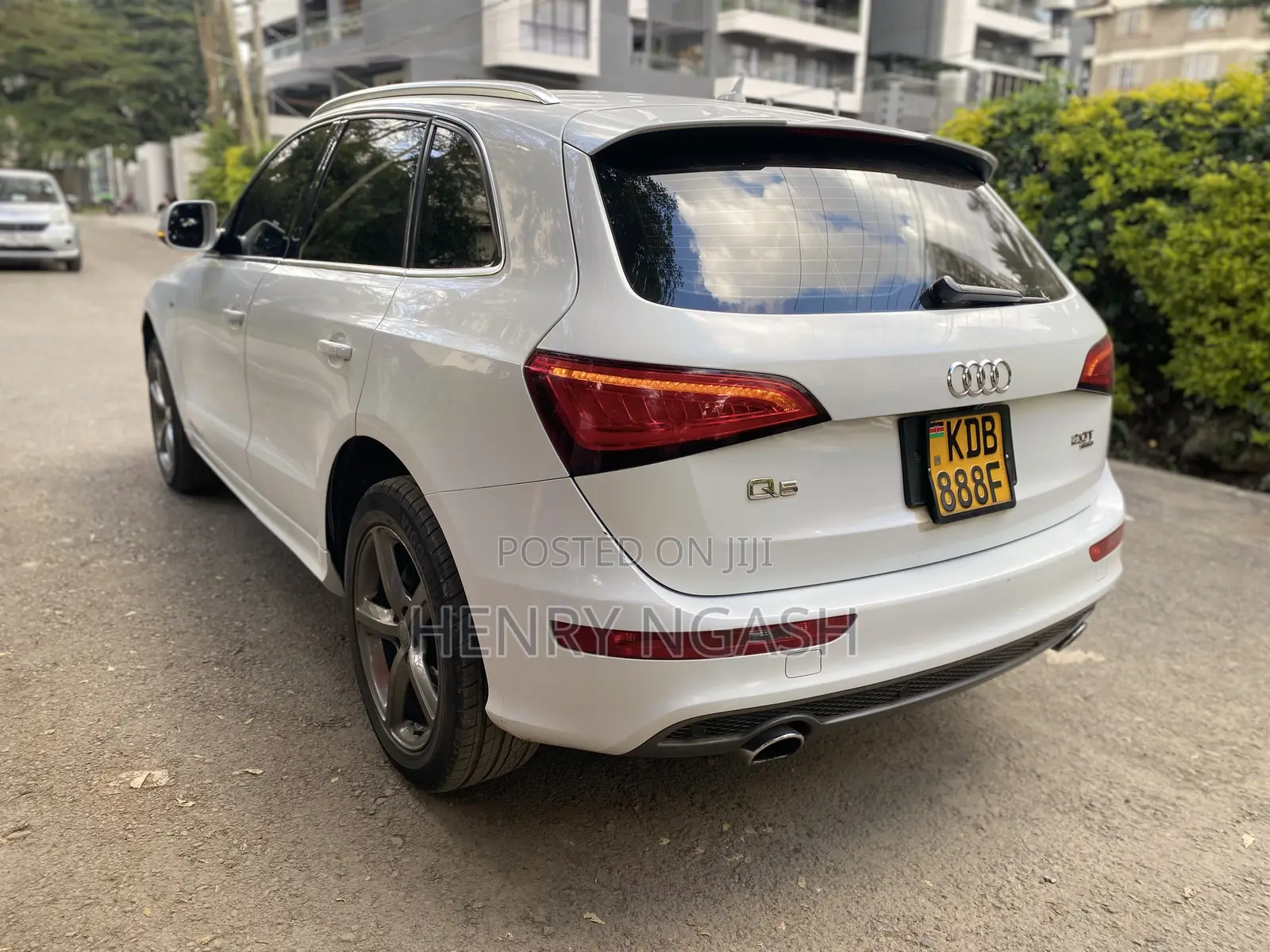 Audi Q3 2013 Pearl