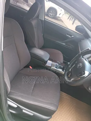 Toyota Premio 2018 Black