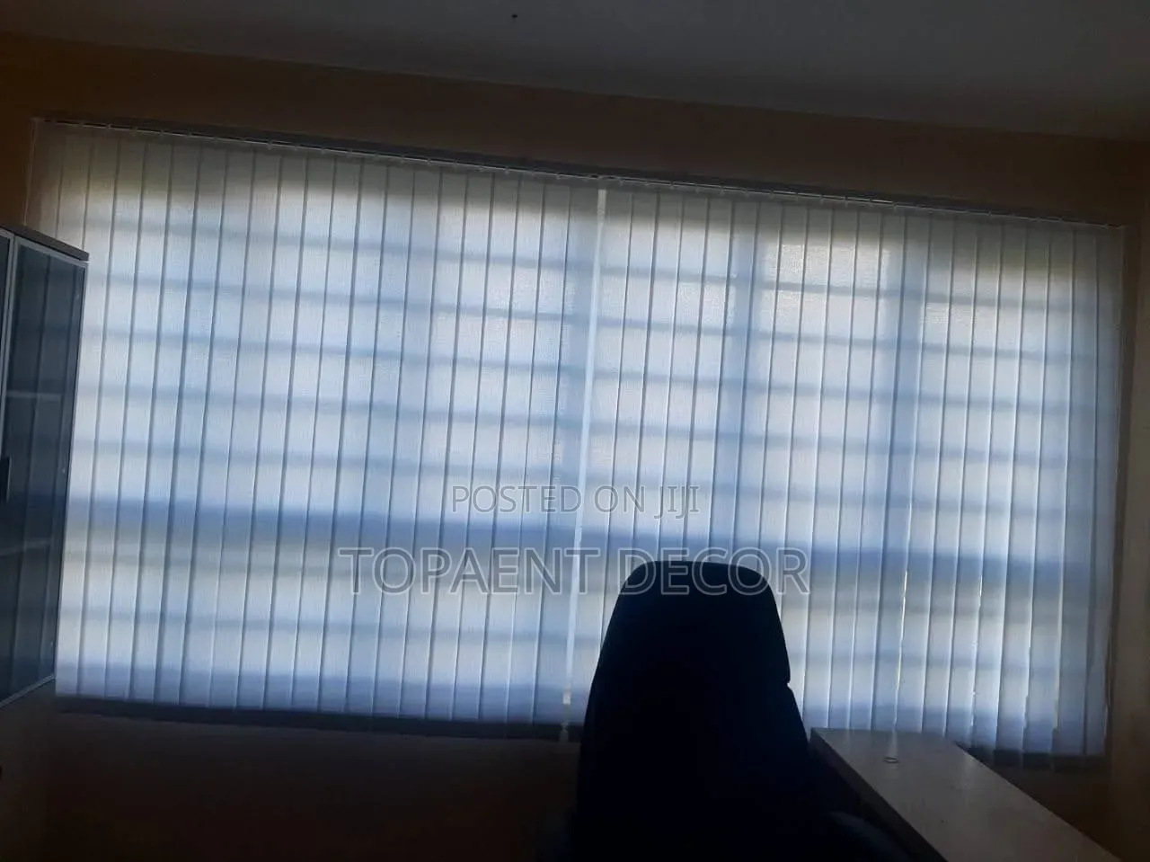 Plain White, Plain View, Office Vertical Window Blinds