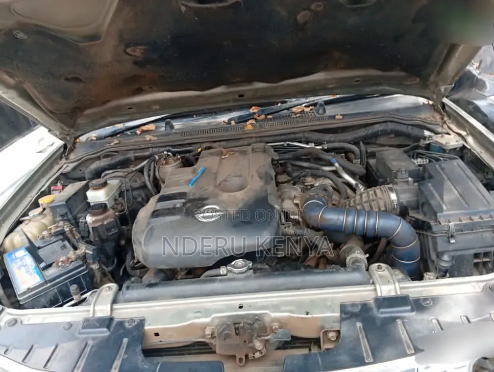 Nissan Pathfinder 2.5 dCi 2011 Gold