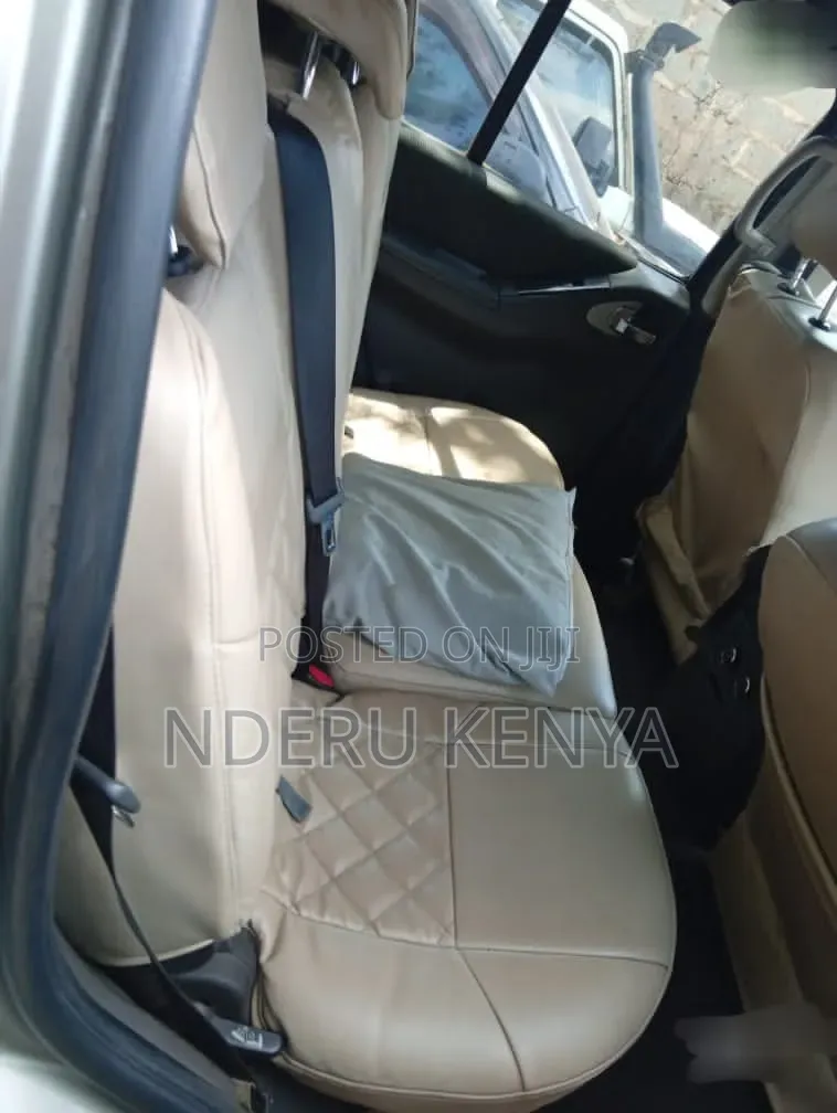 Nissan Pathfinder 2.5 dCi 2011 Gold