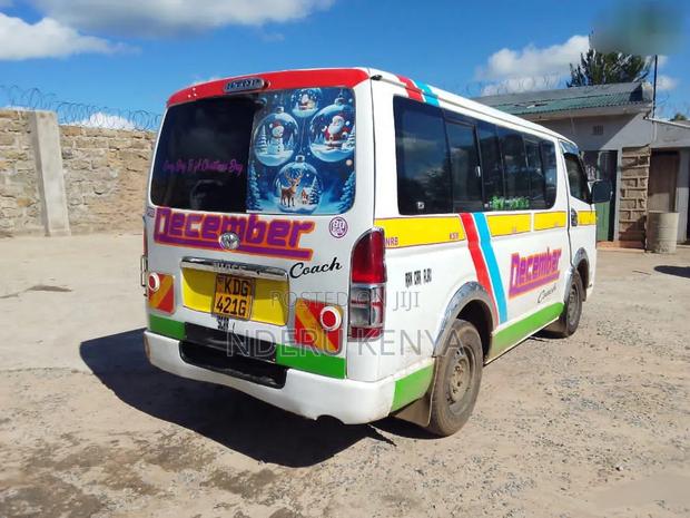 Toyota HiAce 2014 White - thumbnail 2