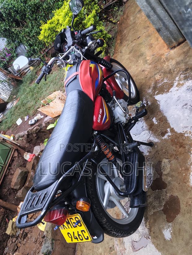 Bajaj Boxer 125 2025 Red - thumbnail 3