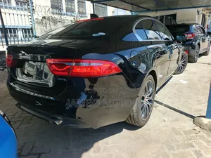 Jaguar XE 25t Premium AWD 2018 Black