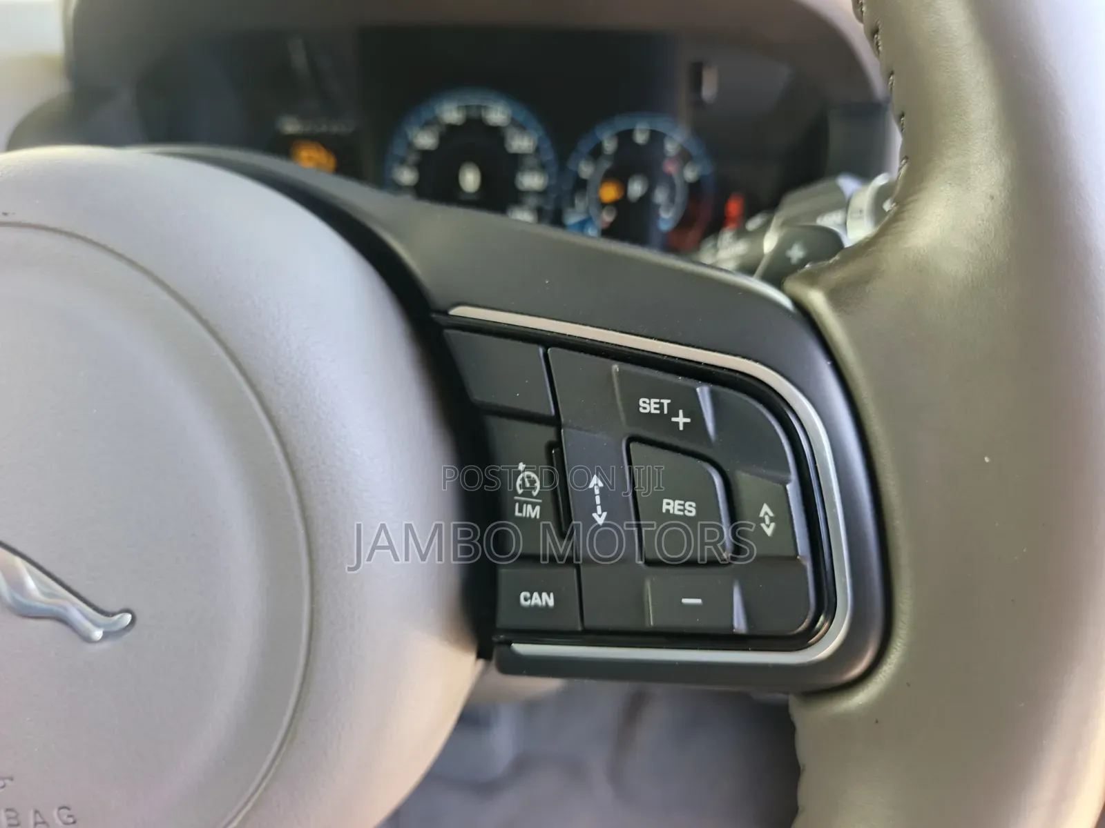 Jaguar XE 25t Premium AWD 2018 Black