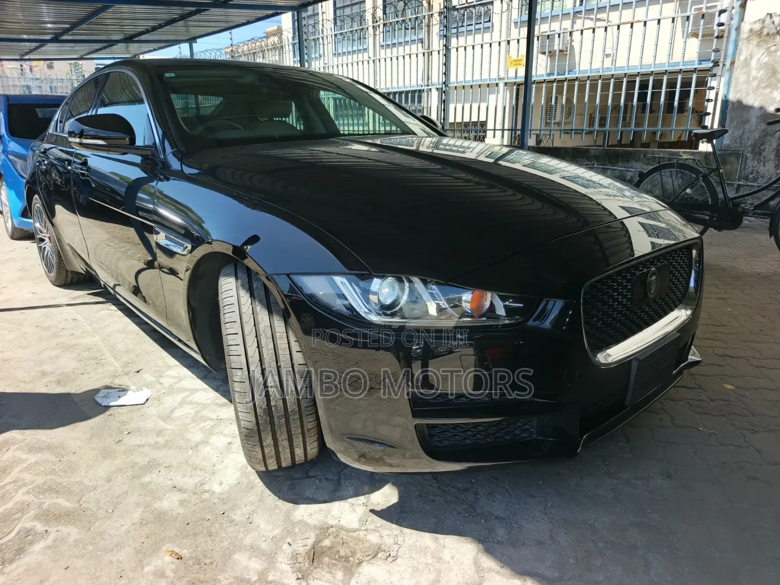 Jaguar XE 25t Premium AWD 2018 Black