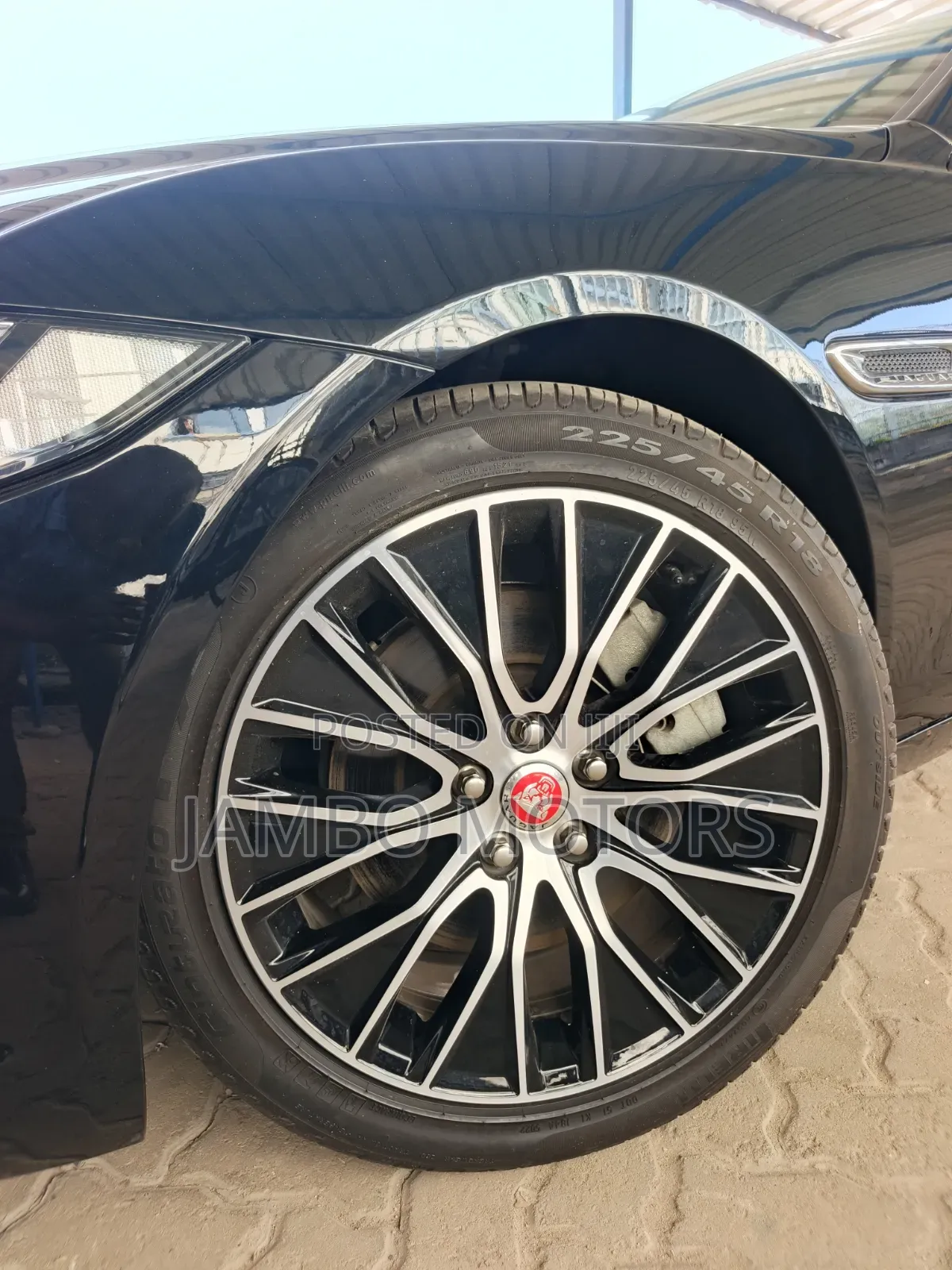 Jaguar XE 25t Premium AWD 2018 Black