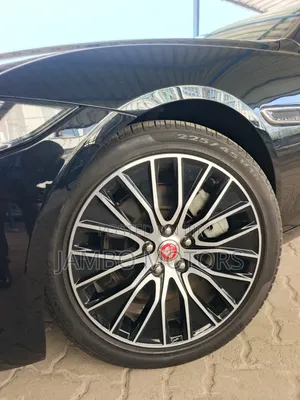 Jaguar XE 25t Premium AWD 2018 Black