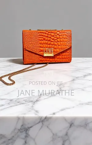 Luxe Croc-Embossed Leather Shoulder Bag With Silver-Tone Chain Strap