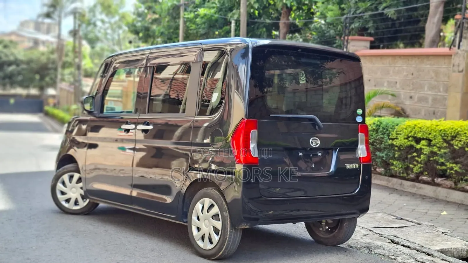 Daihatsu Tanto 660 FWD 2019 Black