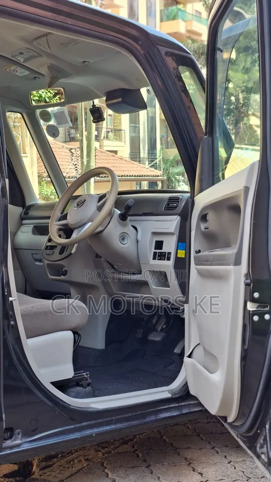 Daihatsu Tanto 660 FWD 2019 Black