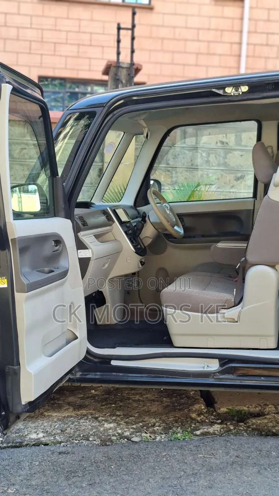 Daihatsu Tanto 660 FWD 2019 Black