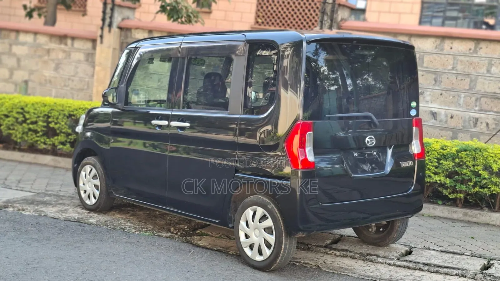 Daihatsu Tanto 660 FWD 2019 Black