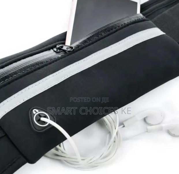 Waterproof Running Waist Bag - thumbnail 2