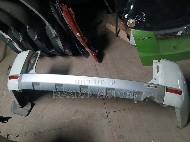 Mitsubishi Delica D5 Rear Bumper (3pcs)