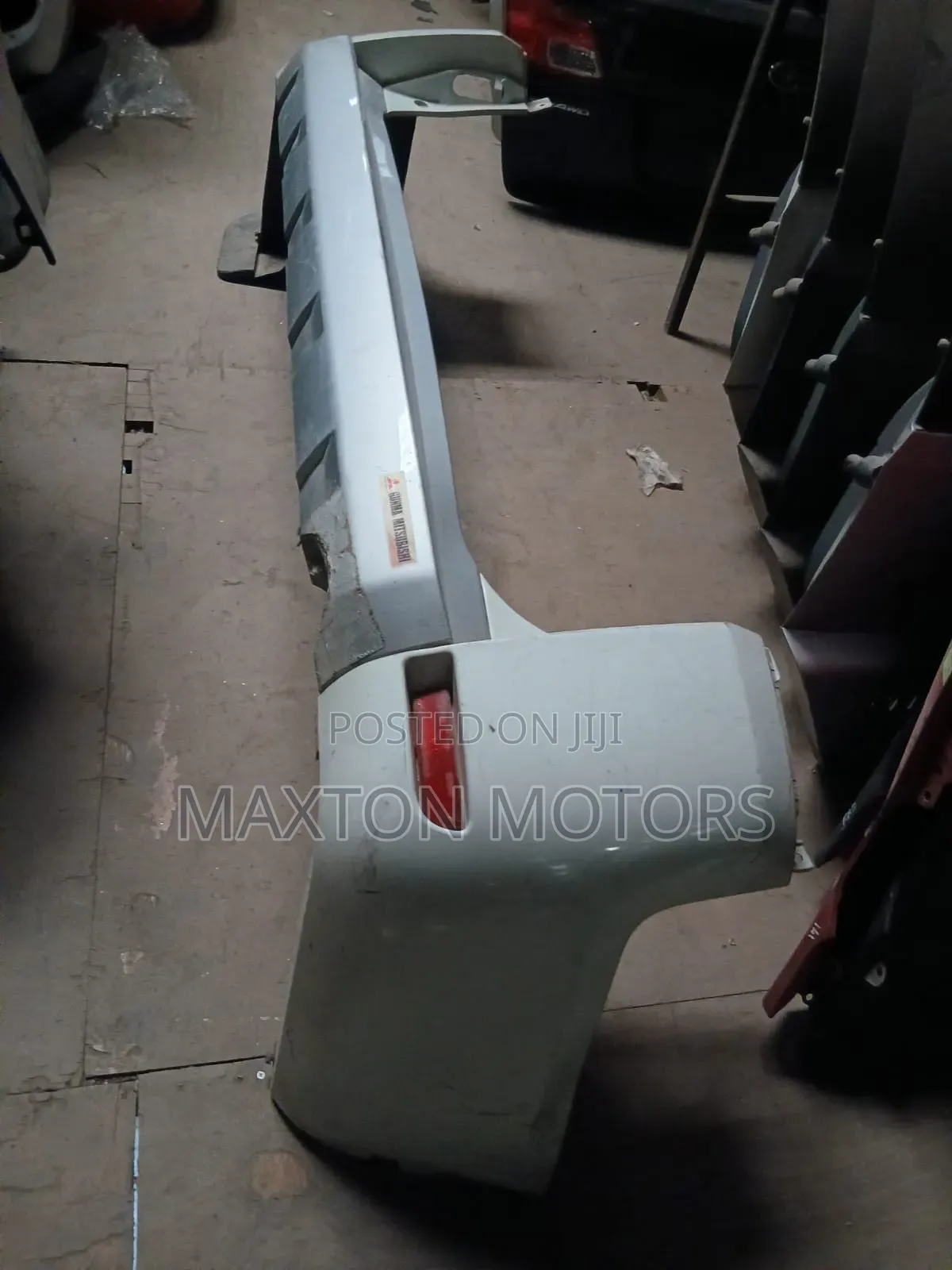 Mitsubishi Delica D5 Rear Bumper (3pcs)