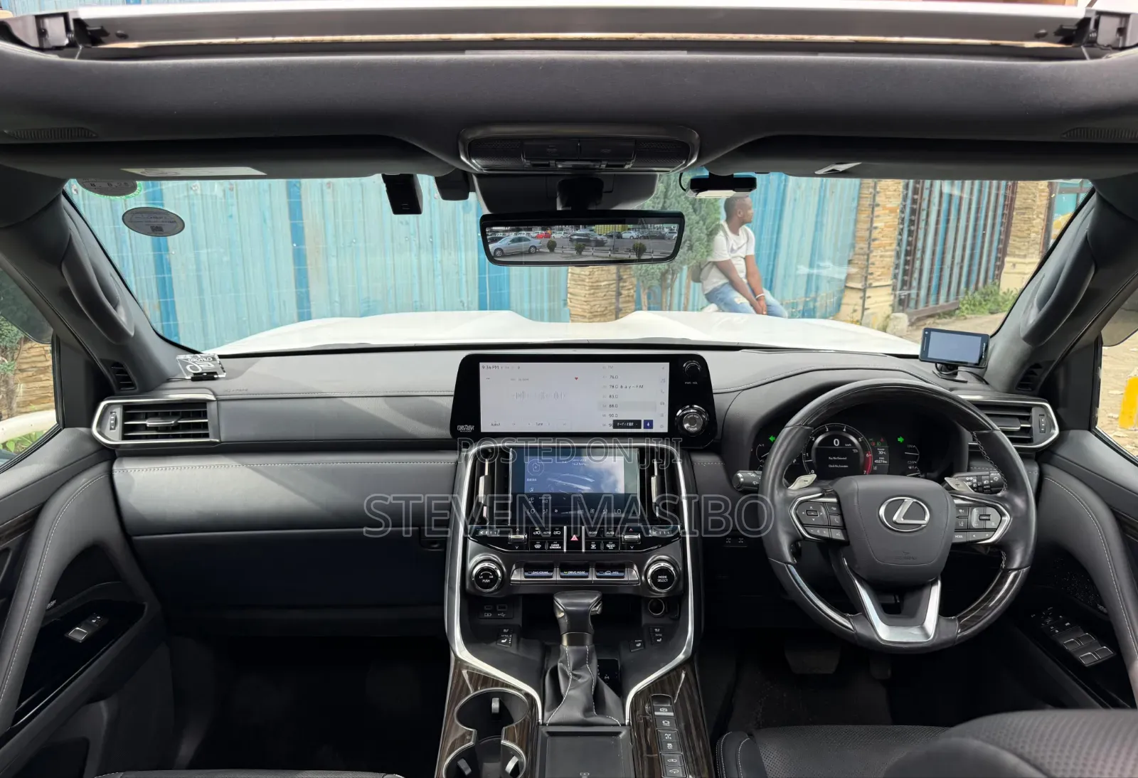 Lexus LX 600 2022 White