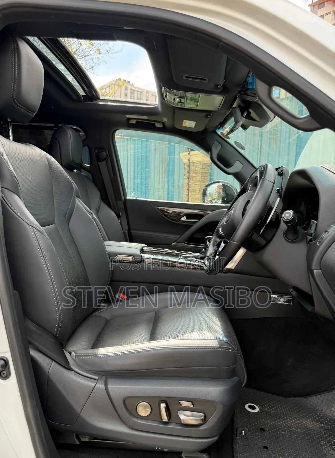 Lexus LX 600 2022 White