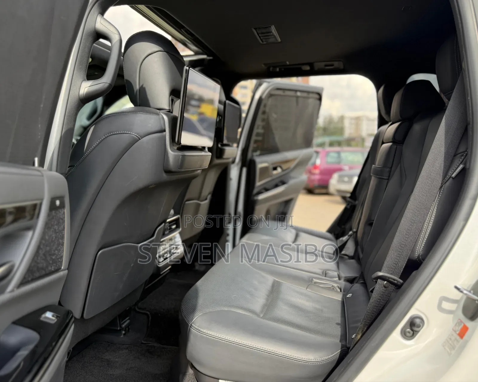 Lexus LX 600 2022 White