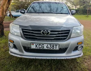 Toyota Hilux 2015 Silver