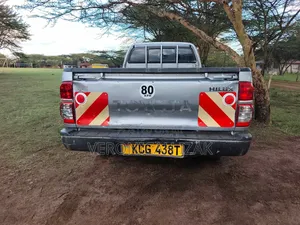 Toyota Hilux 2015 Silver