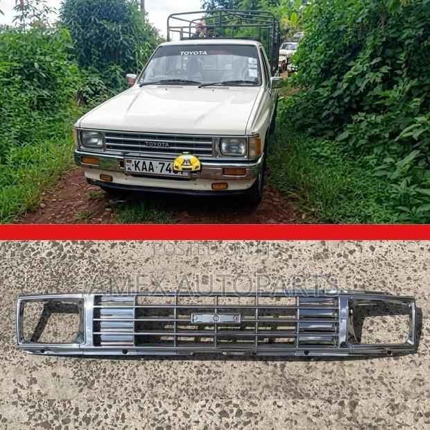 Grille Toyota Hilux Yn55 87 Chrome