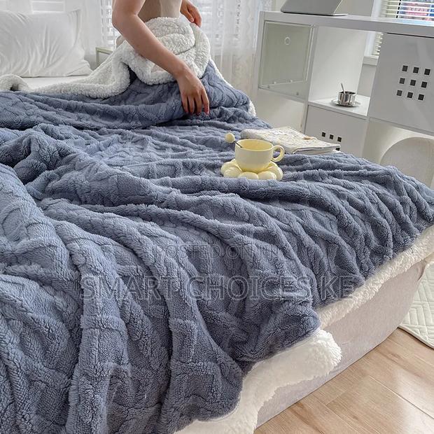 Sherpa/Fleece Throw Blankets