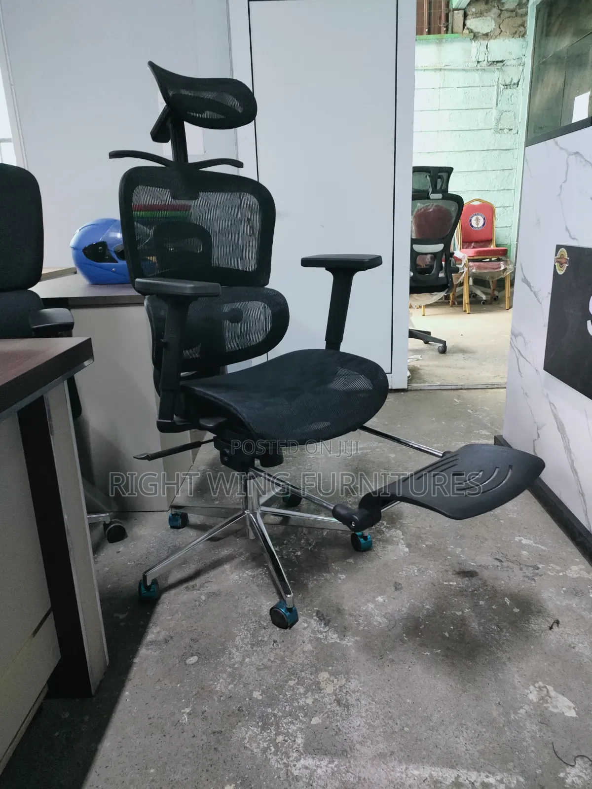 Elegant Adjustable Arms Office Orthopedic Chair Comes With Footrest