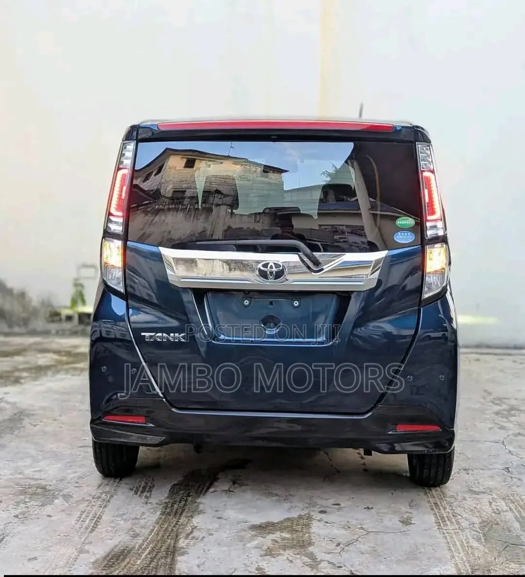 Toyota Tank 1.0 FWD 2020 Blue