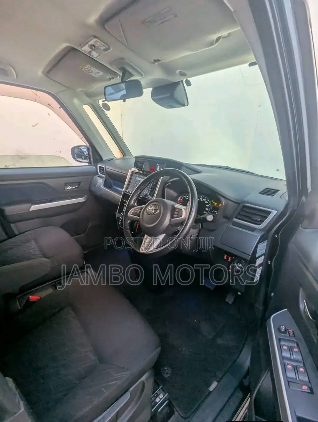 Toyota Tank 1.0 FWD 2020 Blue