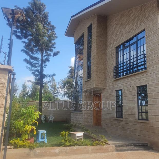 6bdrm Maisonette in Kibiku for rent