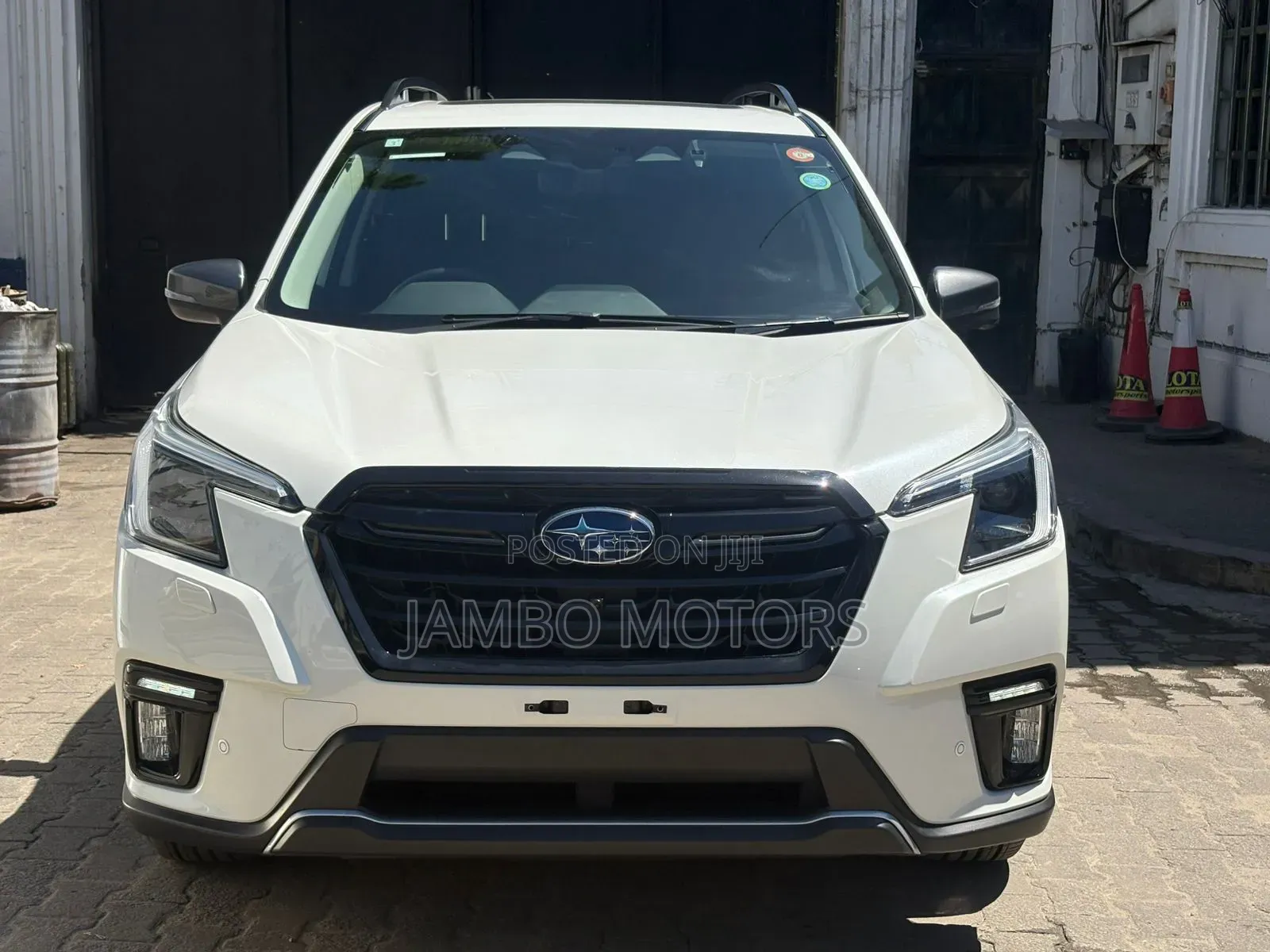 Subaru Forester Premium 2022 White