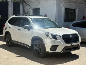 Subaru Forester Premium 2022 White