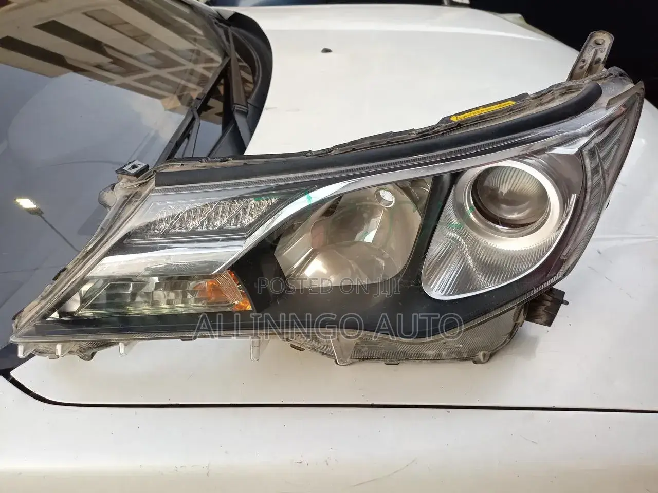 Toyota Rav4 2014 Headlight