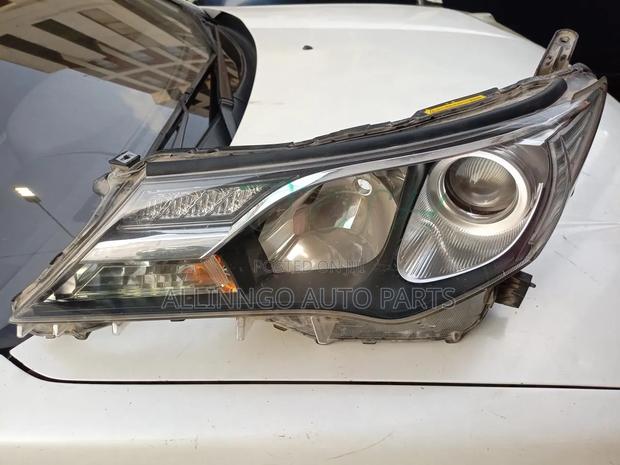 Toyota Rav4 2014 Headlight