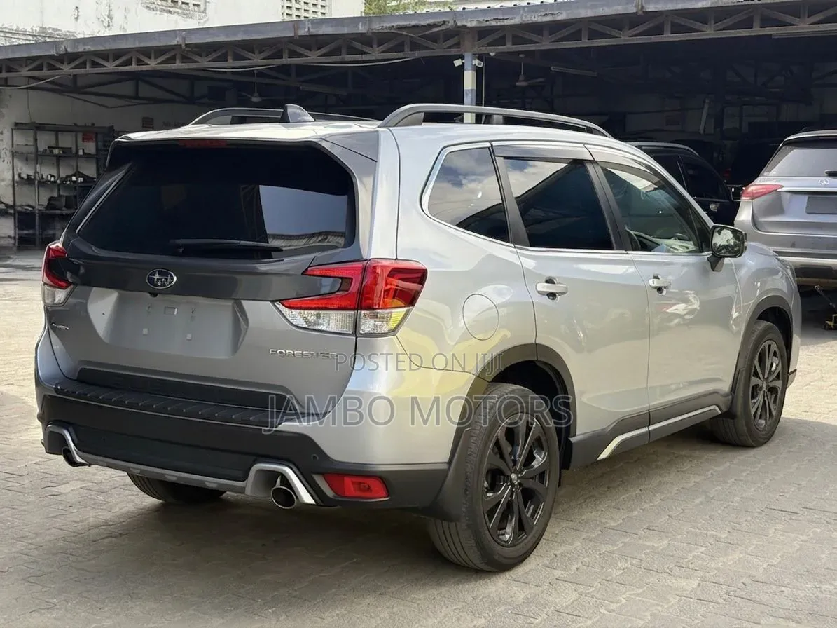 Subaru Forester Premium AWD 2020 Silver