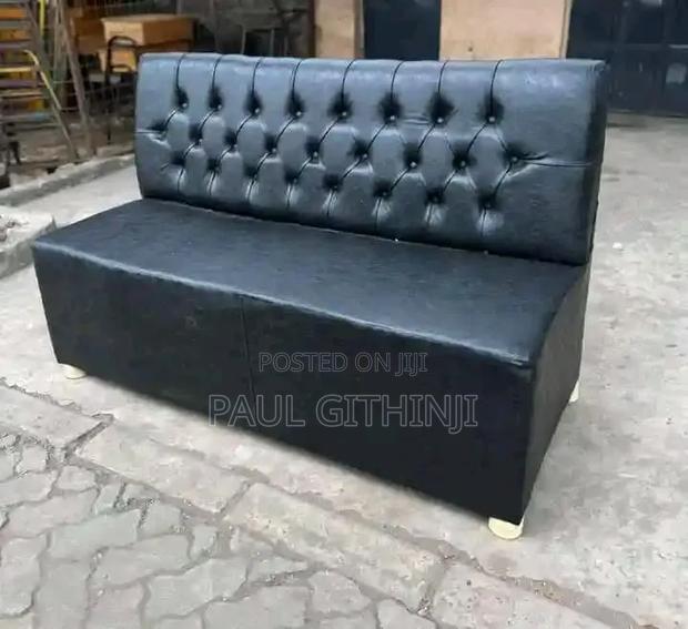 3 Persons Black Bench