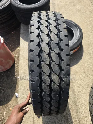 9.5r17.5 CST Tyre