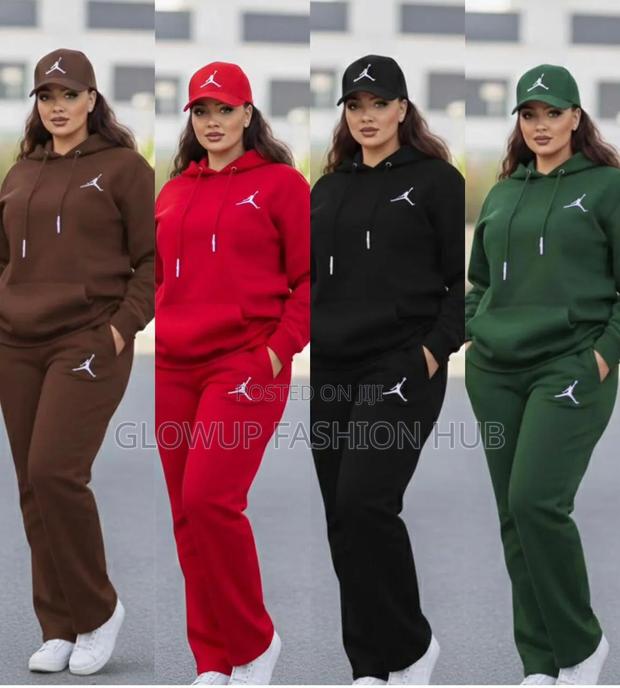 Sweatsuit Set - thumbnail 3
