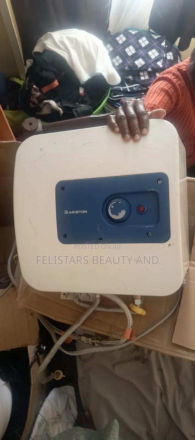 Ariston Water Heater 10 LTR