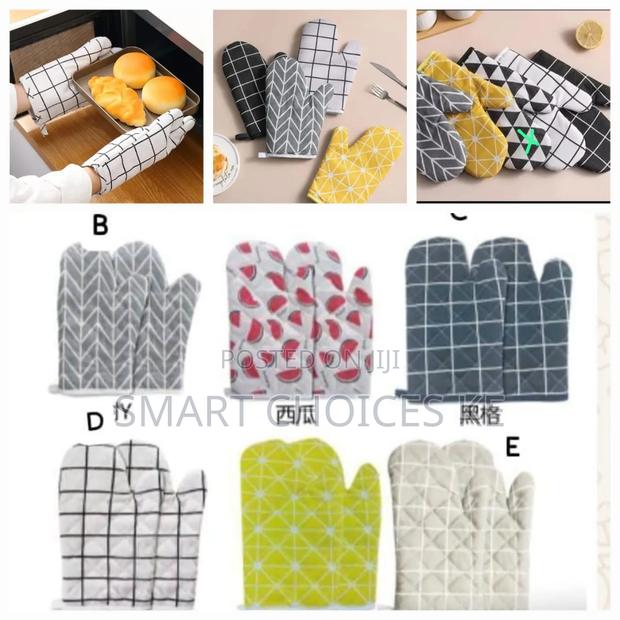 Insulated Oven Gloves