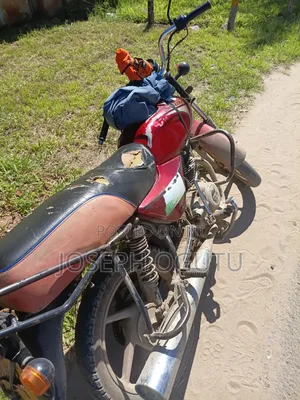 Bajaj Boxer 100 2023 Red