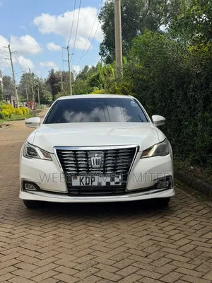 Toyota Crown 2017 White