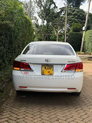 Toyota Crown 2017 White