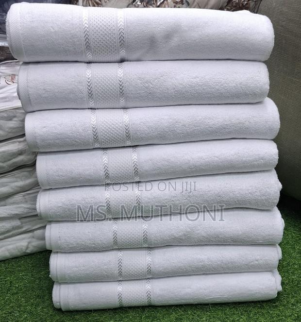  White Large/ Medium Towels