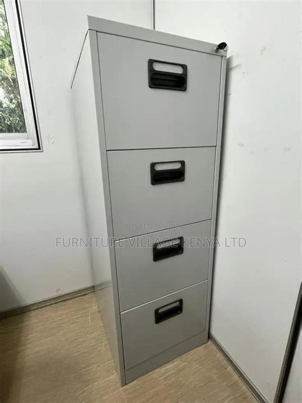 4-Drawer Imported Steel Gym Storage Locker - thumbnail 3