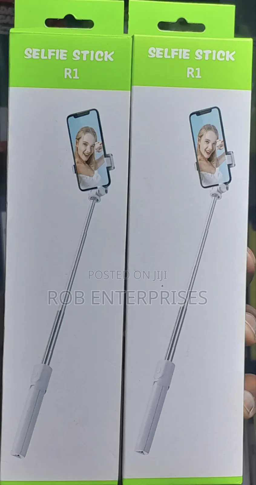 R1 Selfie Sticks
